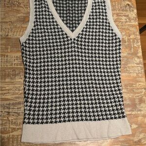 Women’s Black and White Houndstooth Sweater Vest
